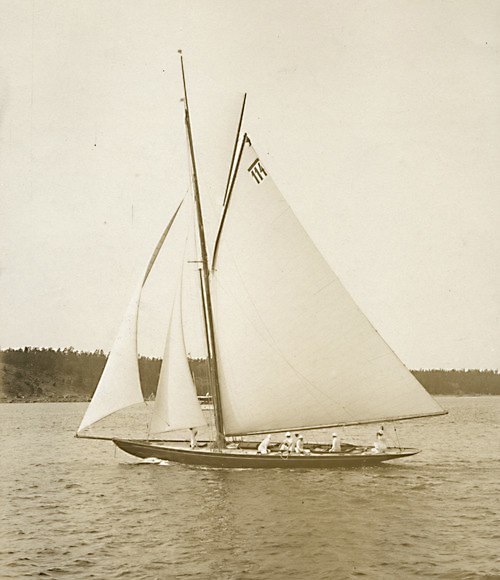Olympiska spelen 1912. Segling, Kitty 1:sta pris vid Nynäshamn. Fotograf: Th. Modin